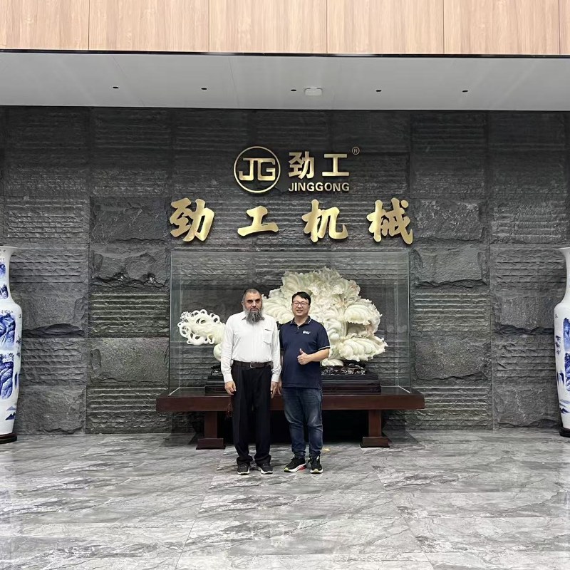 Selamat datang pelanggan Qatar untuk melawat Kilang Jentera jinggong