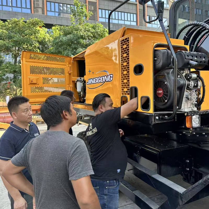 Tetamu Thailand melawat untuk menyaksikan keberkesanan pertempuran sebenar mesin balast pemotong China